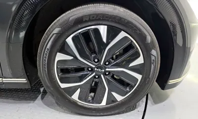 Kia EV6 2023, 114137 км, за 17067.09 USD - фото 21