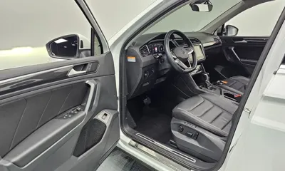 Volkswagen Tiguan 2022, 40174 км, за 29473.55 USD - фото 10