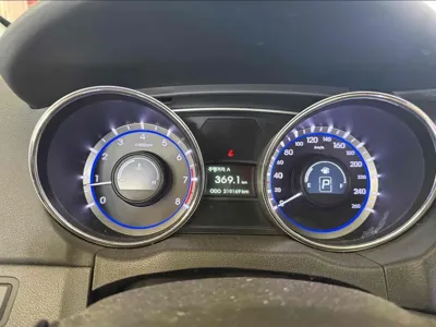 Hyundai Sonata 2014, 210169 км, за 2363.14 USD