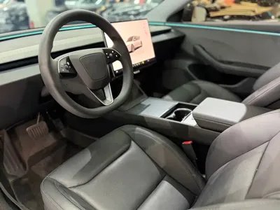 Tesla Model 3 2025, 25000 км, за 27013.26 USD