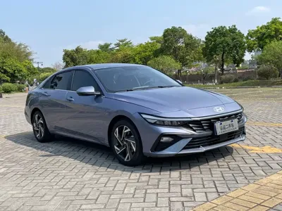 Hyundai Elantra 2025, 3800 км, за 10856.18 USD