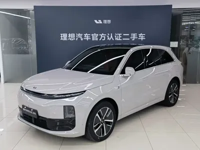 Li Auto Li L6 · 2024 год