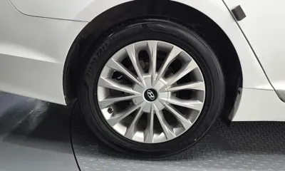 Hyundai Sonata 2017, 65104 км, за 8526.98 USD