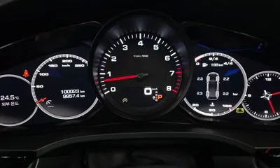 Porsche Cayenne 2019, 100023 км, за 37875.8 USD - фото 8