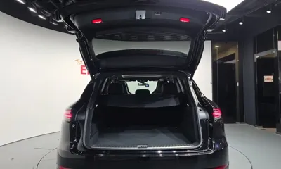 Porsche Cayenne 2019, 100023 км, за 37875.8 USD - фото 20