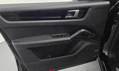 Porsche Cayenne 2019, 100023 км, за 37875.8 USD - фото 24