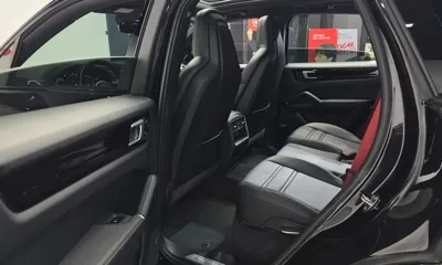 Porsche Cayenne 2019, 100023 км, за 37875.8 USD - фото 26
