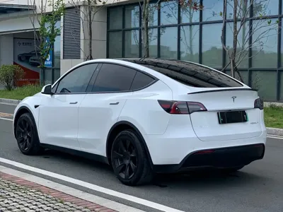Tesla Model Y 2023, 60000 км, за 24278.52 USD