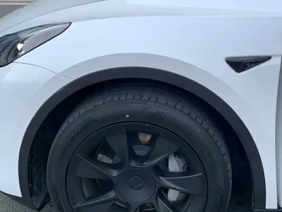 Tesla Model Y 2023, 60000 км, за 24278.52 USD - фото 11