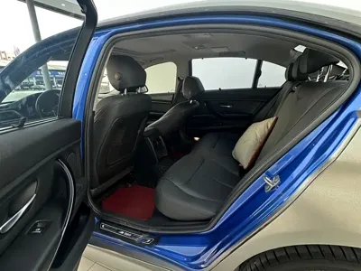 BMW 3 Series 2018, 91000 км, за 10564.83 USD
