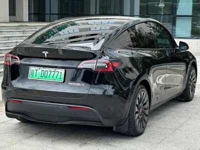 Tesla Model Y 2023, 60000 км, за 23545.34 USD - фото 6
