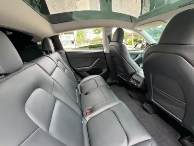 Tesla Model Y 2023, 60000 км, за 23545.34 USD - фото 9