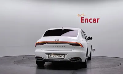 Hyundai Grandeur 2020, 21990 км, за 17178.72 USD