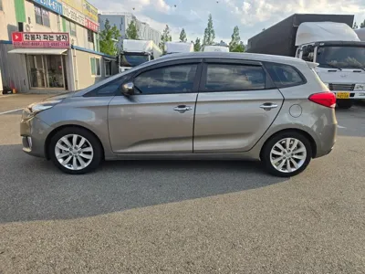 Kia Carens 2014, 210573 км, за 3239.03 USD