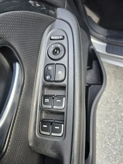 Kia Carens 2014, 210573 км, за 3239.03 USD - фото 16