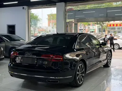 Audi A8 2015, 180000 км, за 16597.68 USD