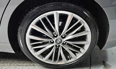 Hyundai Grandeur 2018, 22771 км, за 12620.36 USD
