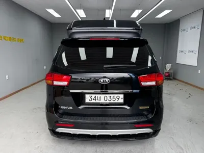 Kia Canival 2017, 119101 км, за 9446.26 USD