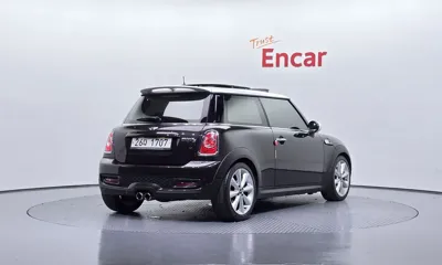 MINI Cooper 2013, 141723 км, за 4492.9 USD