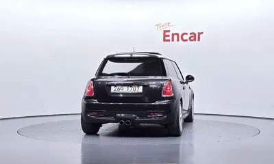MINI Cooper 2013, 141723 км, за 4492.9 USD