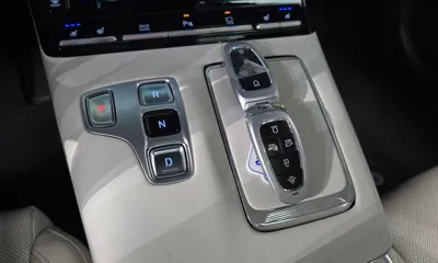 Hyundai Grandeur 2023, 50714 км, за 17003.27 USD - фото 9