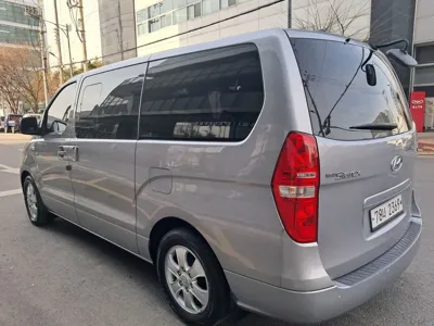 Hyundai Starex 2018, 130073 км, за 9787.17 USD
