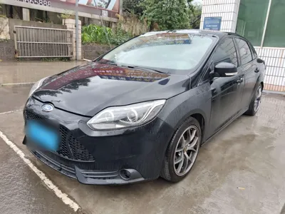 Ford Focus · 2012 год