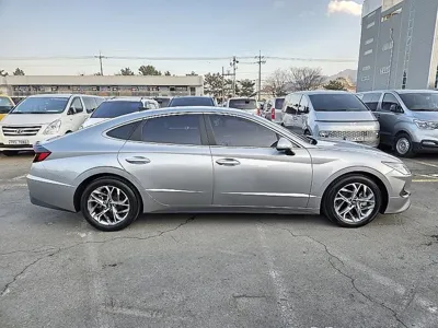 Hyundai Sonata 2020, 67223 км, за 10774.73 USD - фото 19