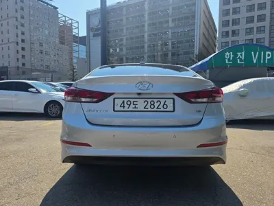 Hyundai Avante 2018, 66324 км, за 6557.7 USD