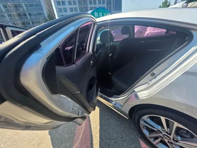 Hyundai Avante 2018, 66324 км, за 6557.7 USD - фото 11