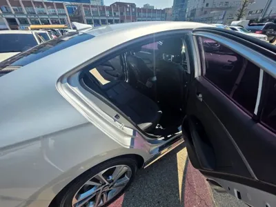 Hyundai Avante 2018, 66324 км, за 6557.7 USD - фото 13