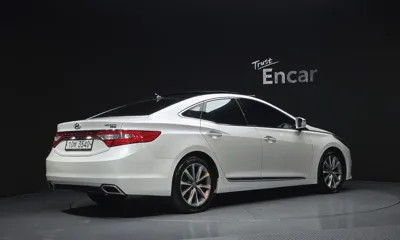 Hyundai Grandeur 2015, 172859 км, за 4493.06 USD