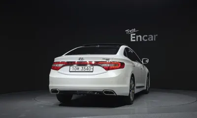Hyundai Grandeur 2015, 172859 км, за 4493.06 USD