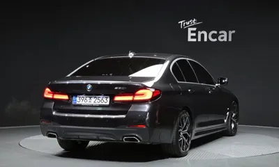 BMW 5-Series 2022, 52648 км, за 26110.54 USD