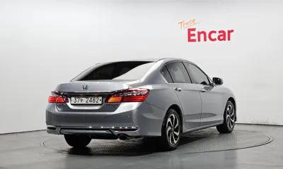 Honda Accord 2017, 21935 км, за 9844.73 USD