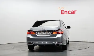 Honda Accord 2017, 21935 км, за 9844.73 USD