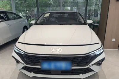 Hyundai Elantra 2023, 100 км, за 13554 USD