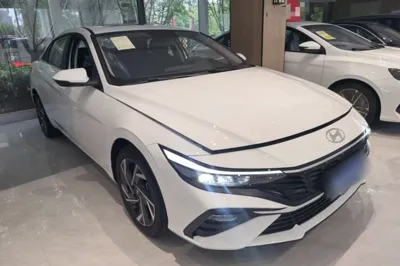 Hyundai Elantra 2023, 100 км, за 13554 USD