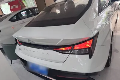 Hyundai Elantra 2023, 100 км, за 13554 USD