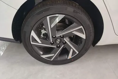 Hyundai Elantra 2023, 100 км, за 13554 USD - фото 11