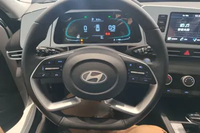 Hyundai Elantra 2023, 100 км, за 13554 USD - фото 13