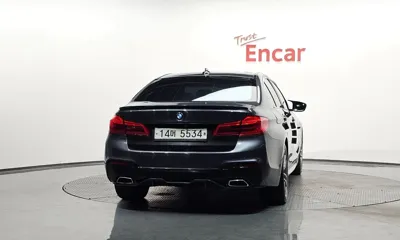 BMW 5-Series 2018, 72262 км, за 15165.55 USD