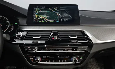 BMW 5-Series 2018, 72262 км, за 15165.55 USD - фото 14