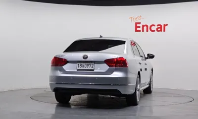 Volkswagen Passat 2015, 51003 км, за 5087.54 USD