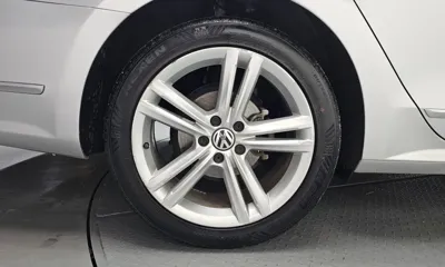 Volkswagen Passat 2015, 51003 км, за 5087.54 USD