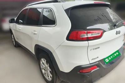 Jeep Cherokee 2016, 71400 км, за 6185 USD