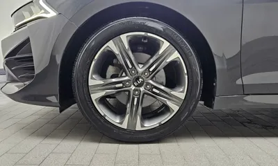 Kia K5 2021, 76572 км, за 12247.56 USD
