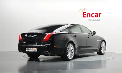 Jaguar XJ 2011, 131393 км, за 8940.39 USD