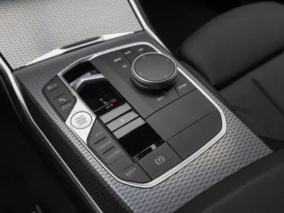 BMW 3-Series 2025, 8250 км, за 28410.96 USD - фото 9