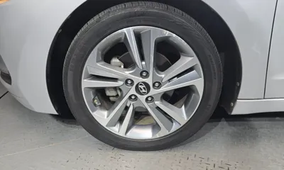 Hyundai Avante 2018, 123258 км, за 5907.84 USD